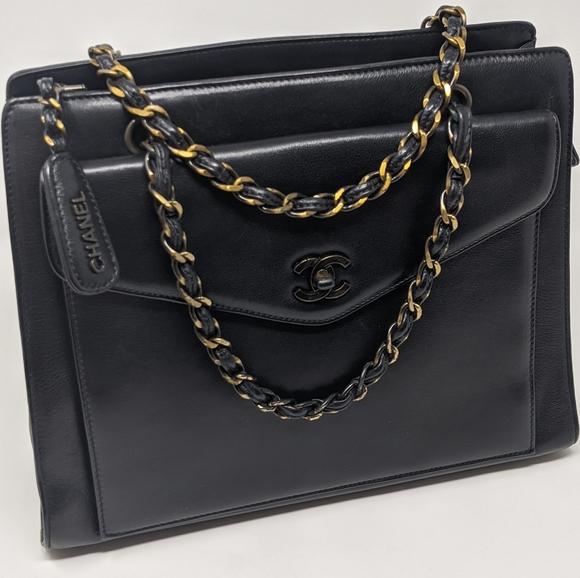 🎉 SALE 🎉 CHANEL BlACK BAG FRONT FLAP CHAIN TOTE More Pics!🎉 Vintage! 🦄 - Picture 15 of 16